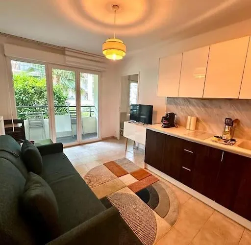 Michelet - T2 Avec Balcon Et Cuisine Equipee