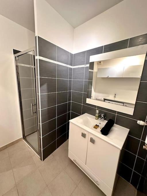 Apartment Michelet - T2 Avec Balcon Et Cuisine Equipee Nice