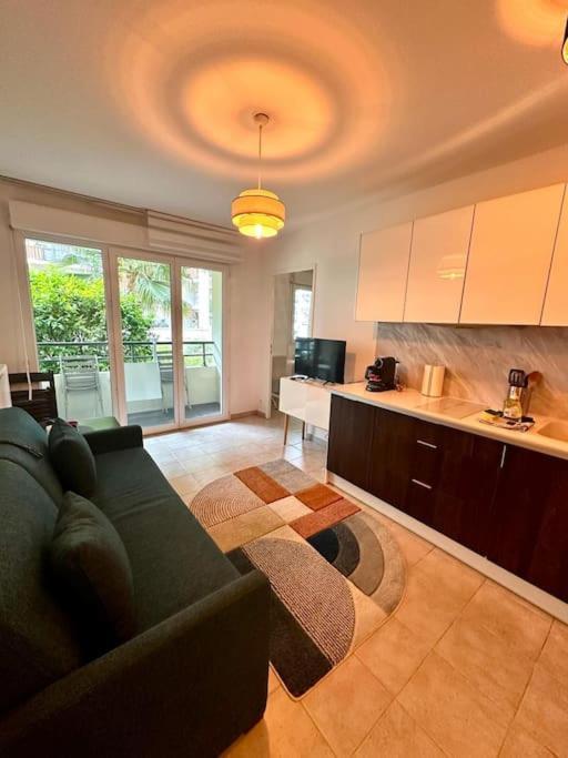 Michelet - T2 Avec Balcon Et Cuisine Equipee Apartment Nice